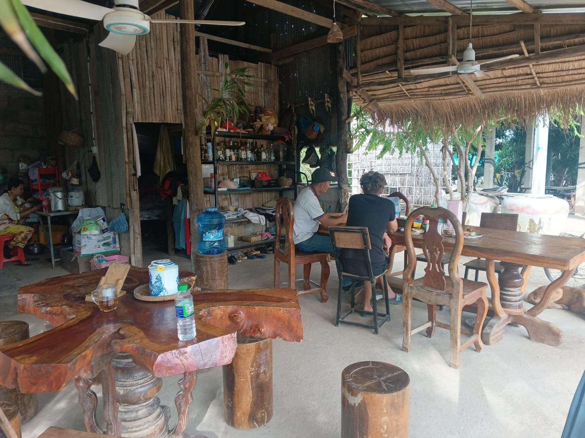 Family Batcave Homestay 马德望 外观 照片