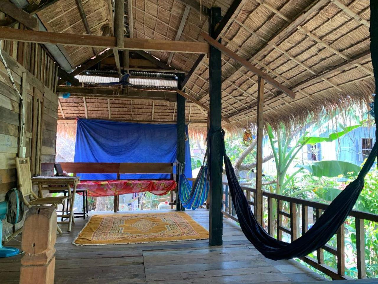 Family Batcave Homestay 马德望 外观 照片