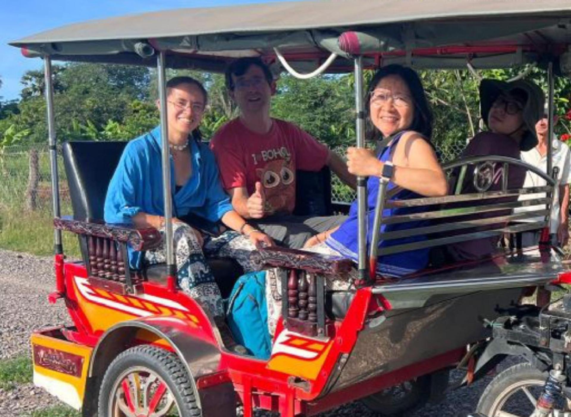 Family Batcave Homestay 马德望 外观 照片